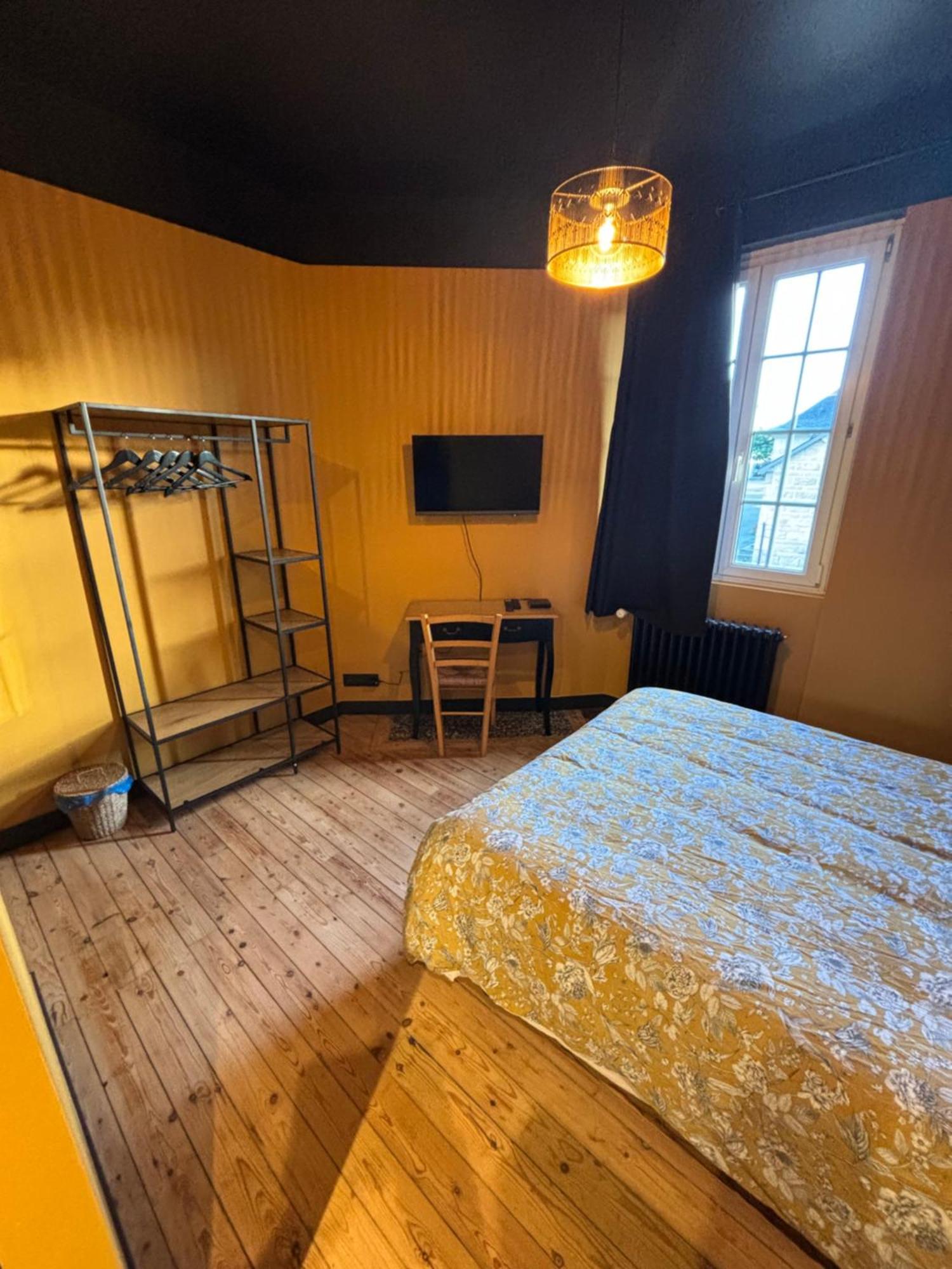 Bed and Breakfast La Hacienda Negra Saint-Jouan-des-Guérets Esterno foto